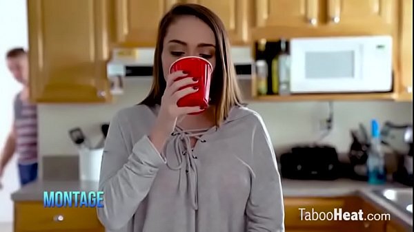 Ashly Anderson dalam langkah Ayah Mengambil Keuntungan dari Putri Tiri yang Pasif