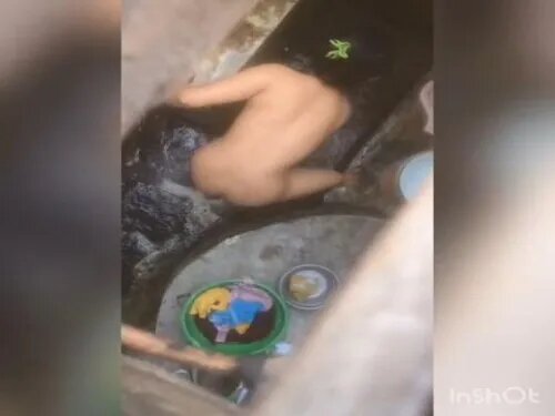 Bokep Indo Sebelum Mandi Sore Gayung Biru