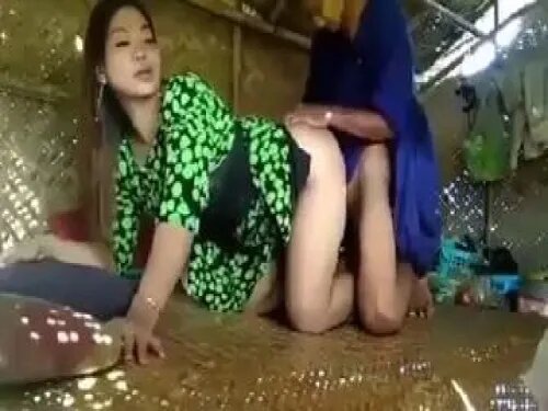 Ngentot Tante Seksi Di Gubuk